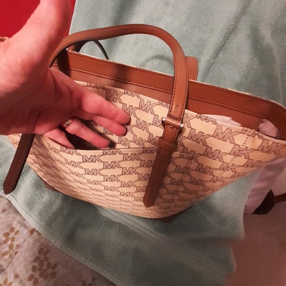 Michael Kors Large Tote New with Tags - Picture 5 of 5